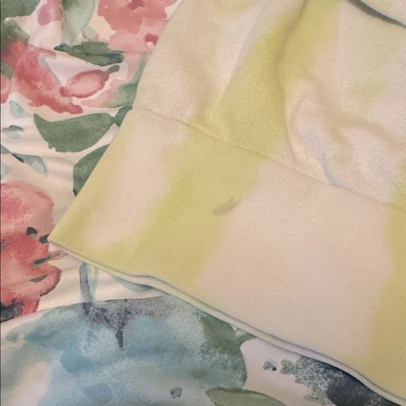 ⭐️Old Navy Women Oversized Dyed Sweatshirt (Size: 2X) - Picture 4 of 4